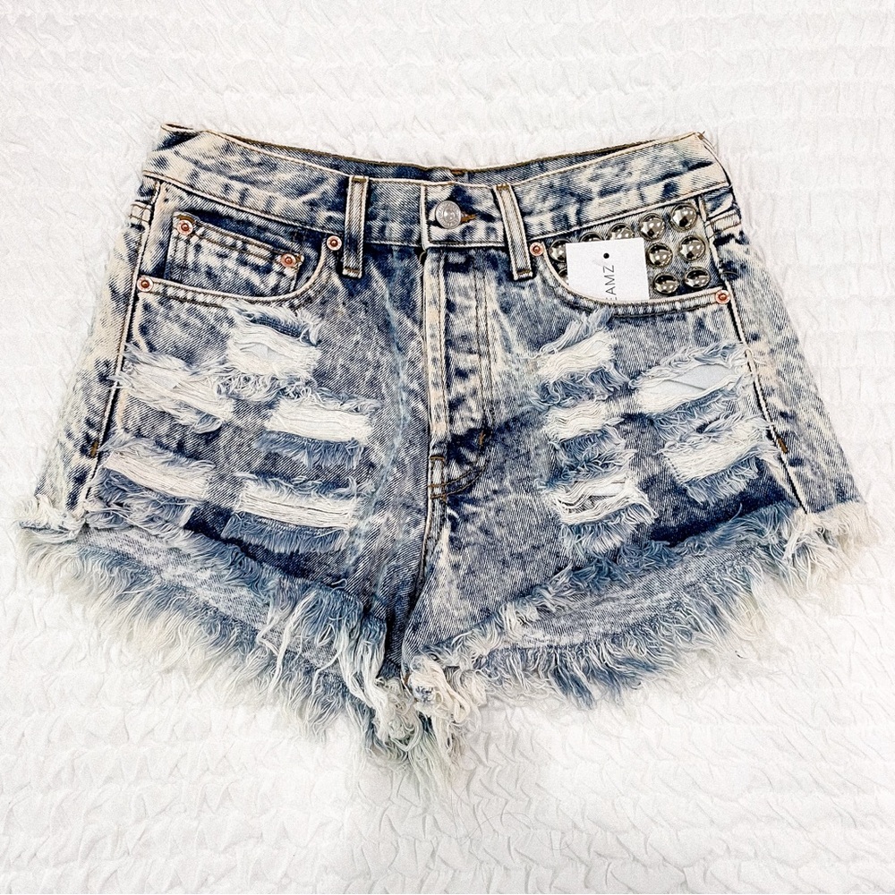 nwt runwaydreamz studded denim shorts
